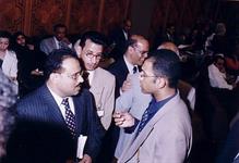 الدكتور الشميري وبجواره هانى منصور والدكتور احمد يوسف مع بعض الضيوف