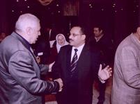 الدكتور الشميري يرحب بالشاعر محمود الحلوانى