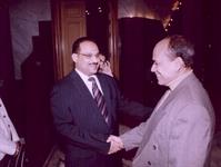الدكتور الشميري يرحب بالصحفى طه النجار