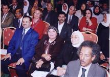 الشاعر الدكتور محمد ابو دومة والدكتور الشميرى وبعض الحضور